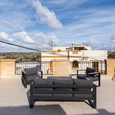 Farmhouse With Pool And Cave