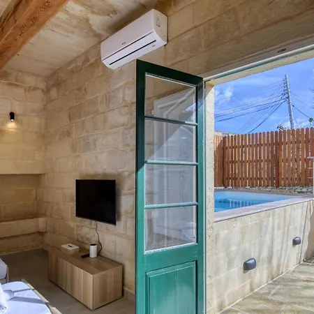 Farmhouse With Pool And Cave Rabat