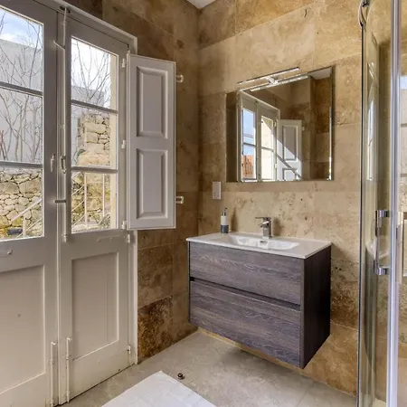 Farmhouse With Pool And Cave