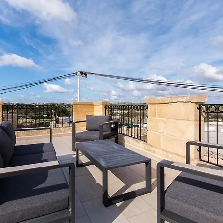 Farmhouse With Pool And Cave *