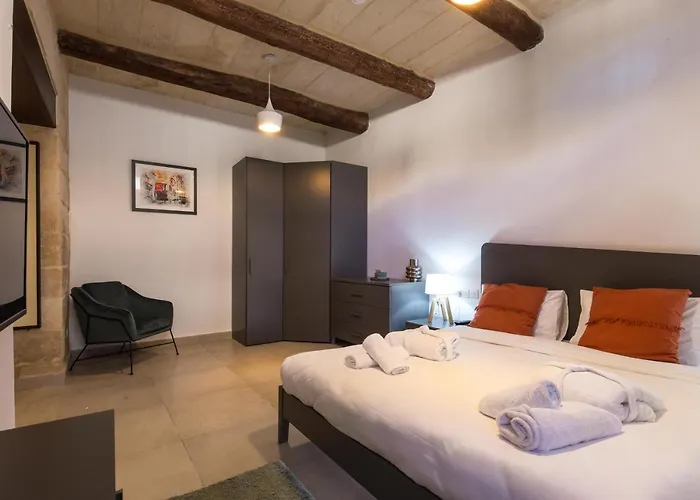 Villa Farmhouse With Pool And Cave