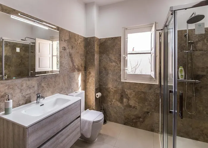 Farmhouse With Pool And Cave