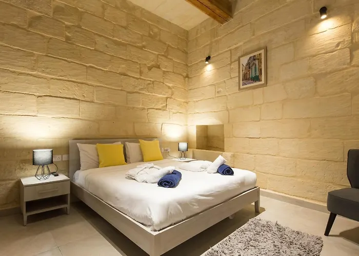 Farmhouse With Pool And Cave Rabat