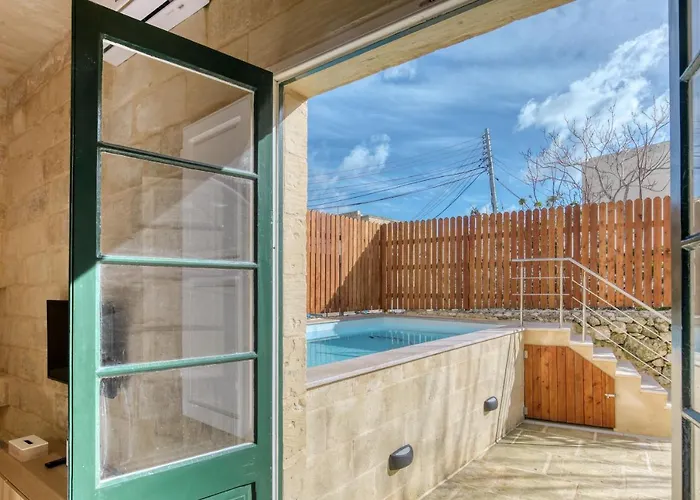 Farmhouse With Pool And Cave